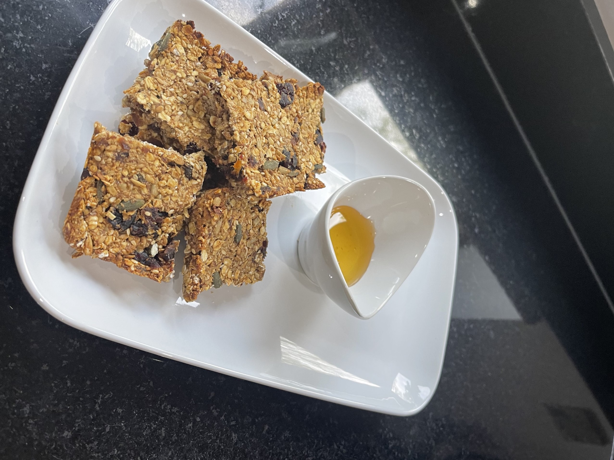 Oaty Nuts & Seeds Flapjack Recipe elénzia